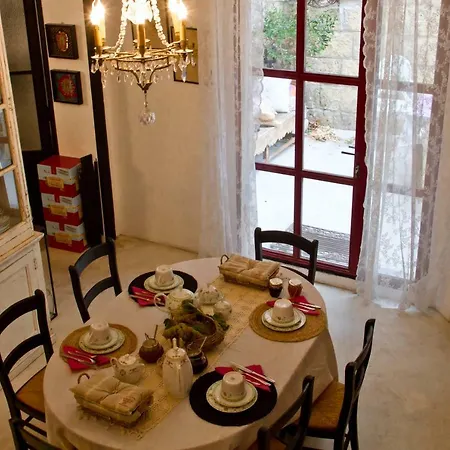 Couette-café La Maison De La Viguerie Aigues-Mortes
