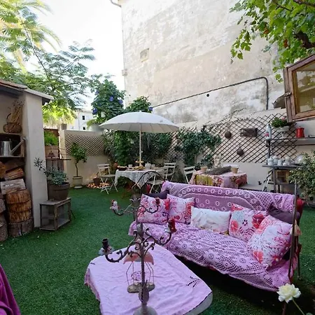 Bed & Breakfast La Maison De La Viguerie Aigues-Mortes