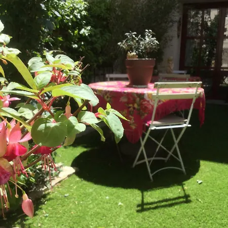 La Maison De La Viguerie Bed & Breakfast
