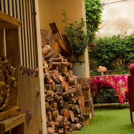 La Maison De La Viguerie Bed & Breakfast *